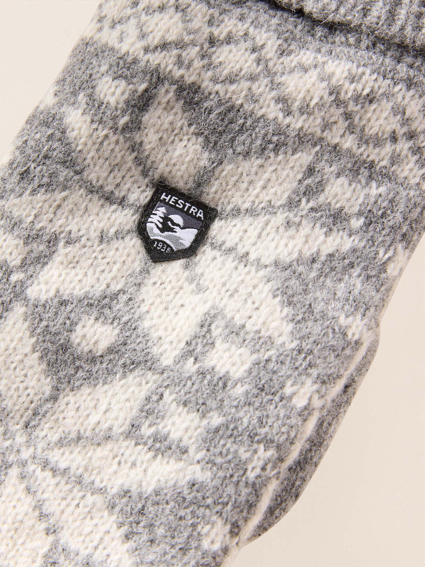 Hestra Isvik Mitt - Grey Off White