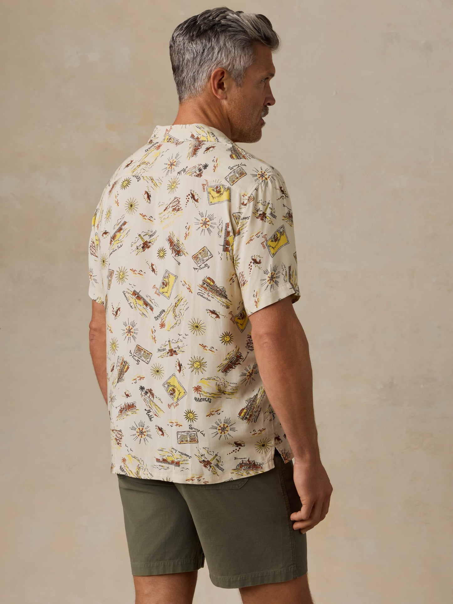 Short-Sleeve Kona Camp Shirt - Wave Breaks Scenic